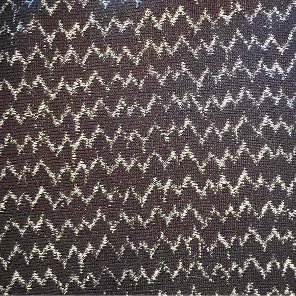 Athleta Yoga Workout Leggings in Black with White Zig Zag Print - Size Medium - Picture 6 of 6